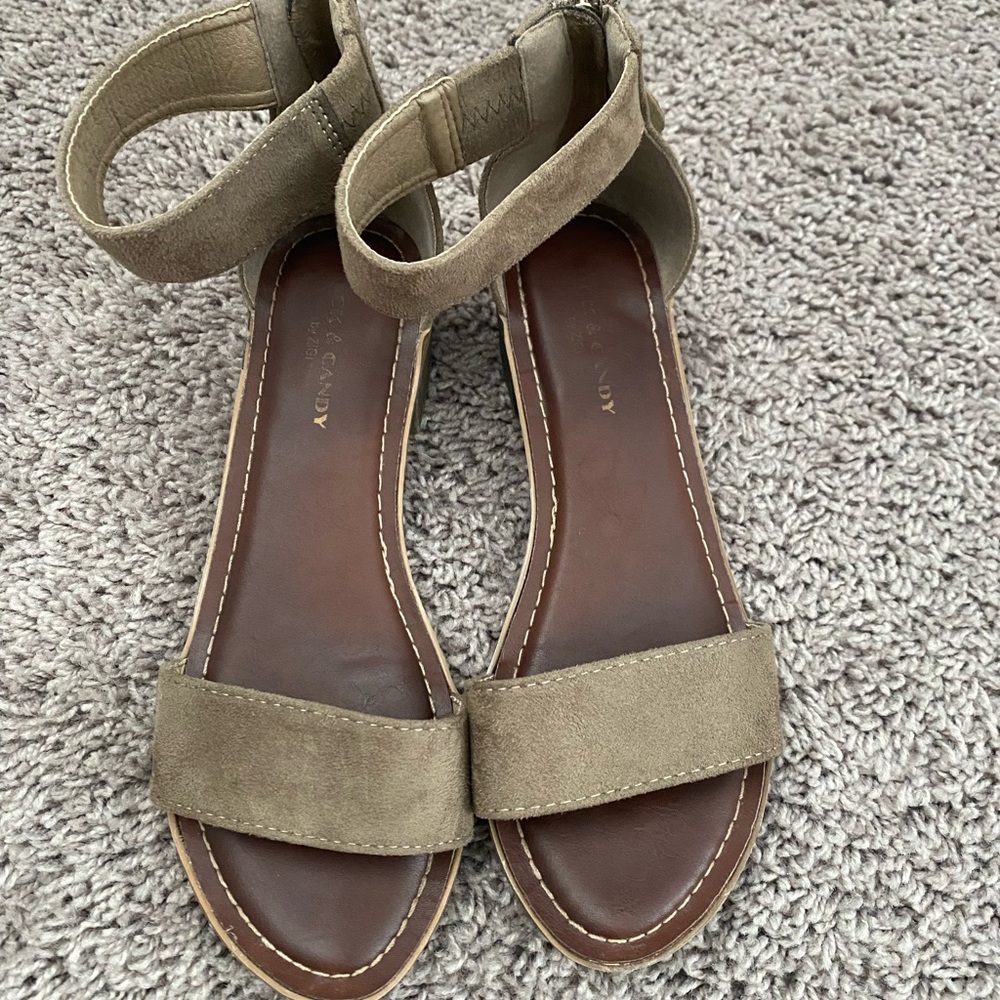 Women’s Zip Back Sandals Size 7.5